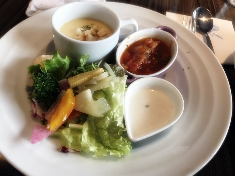5Featカフェ　lunch